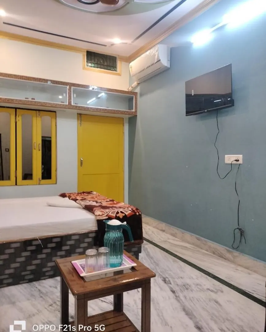 Nidhivan P. Guest House Варанаси 0*,